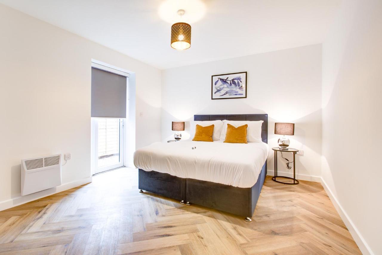 Hybrid Resi - Mitcham Close To Tooting And Wimbledon 외부 사진