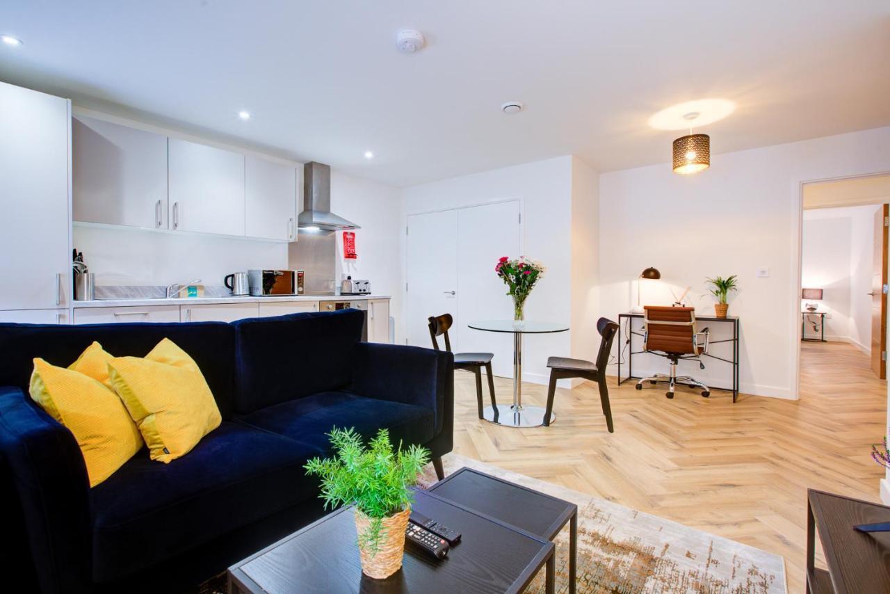 Hybrid Resi - Mitcham Close To Tooting And Wimbledon 외부 사진