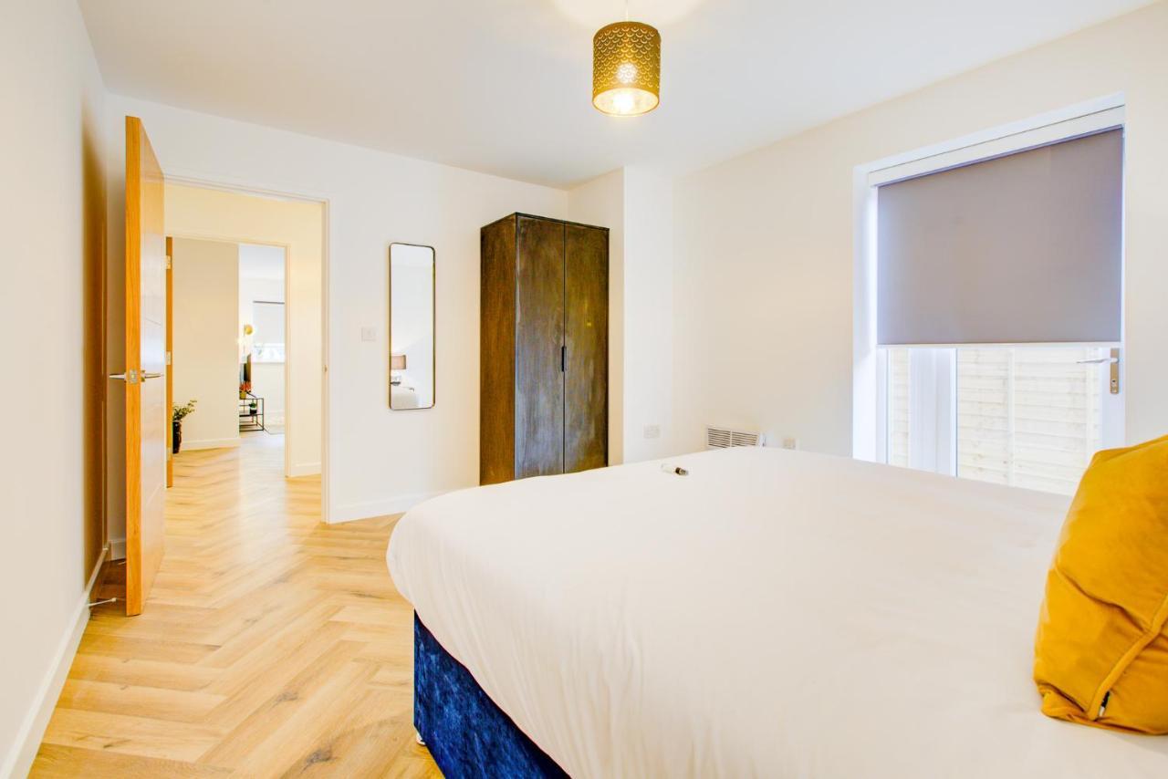 Hybrid Resi - Mitcham Close To Tooting And Wimbledon 외부 사진