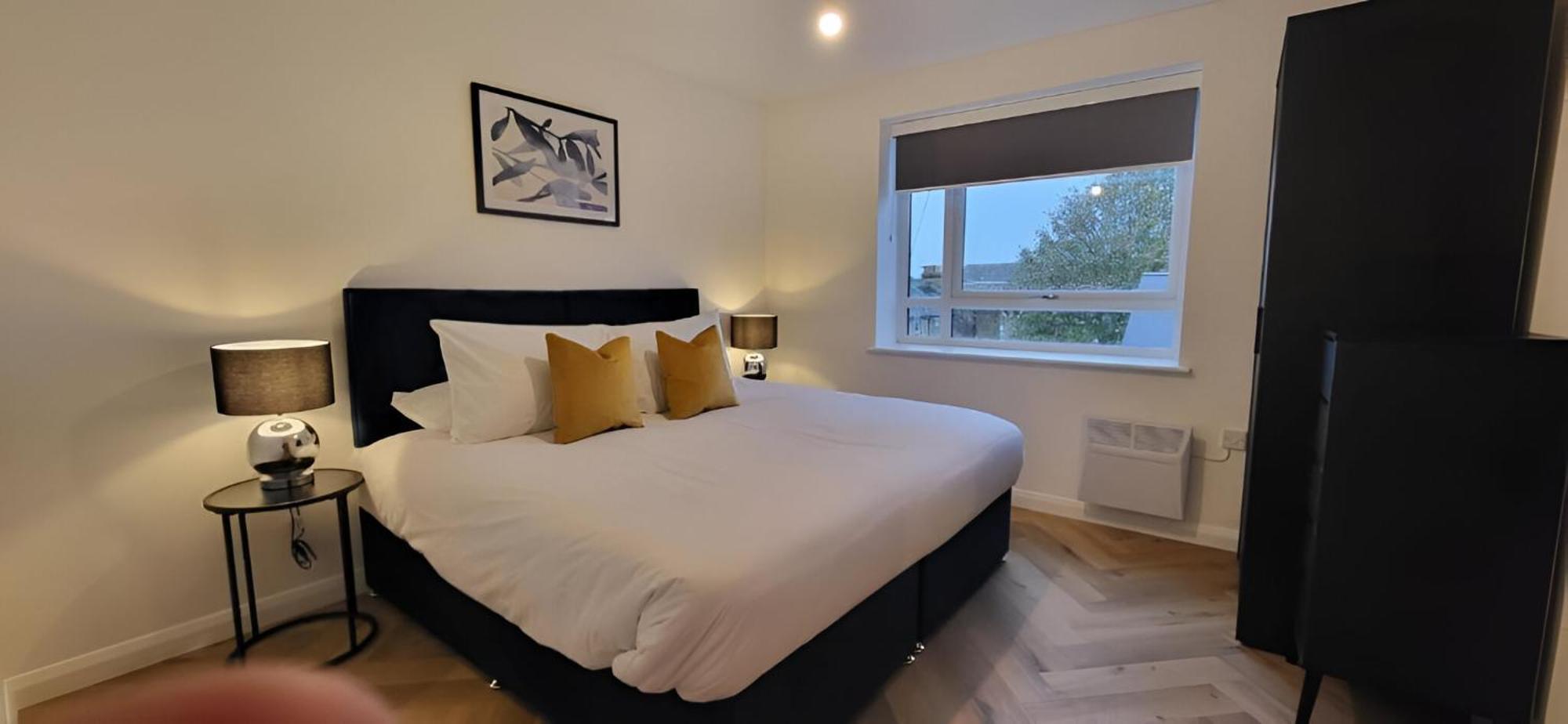 Hybrid Resi - Mitcham Close To Tooting And Wimbledon 외부 사진