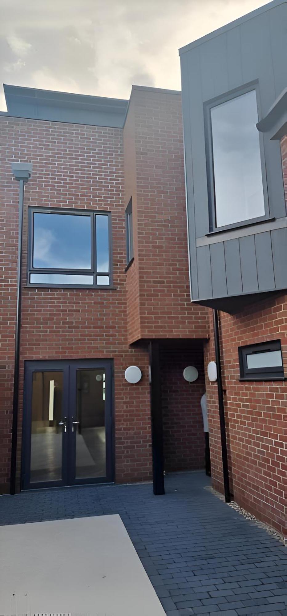 Hybrid Resi - Mitcham Close To Tooting And Wimbledon 외부 사진